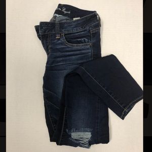 AE Super Stretch Distressed Jegging ♥️